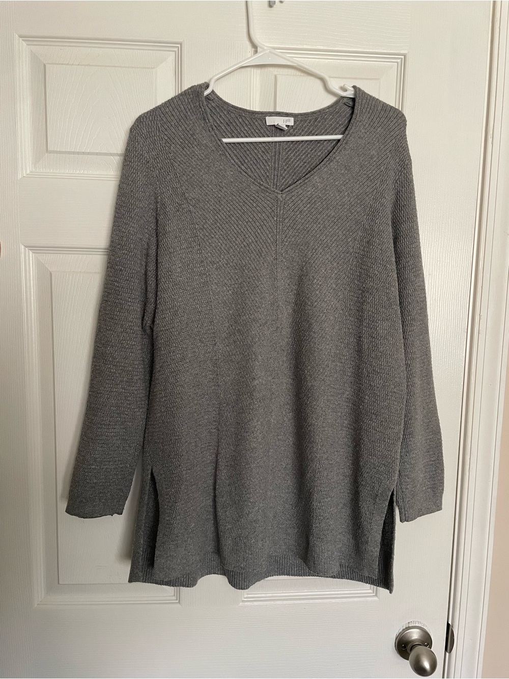 J. Jill Womens size Medium Cozy V-Neck Gray Knit Tunic Sweater